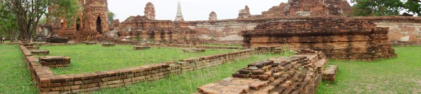 Antica statua di Buddha a Wat Yai Chaimongkol — Foto Stock