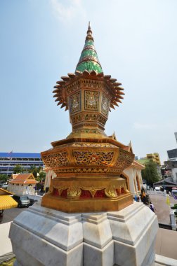 minyatür stupa wat traimit