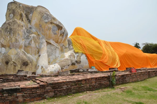 Wat Lokayasutharam est Temple de Bouddha couché à Ayutthaya — Photo