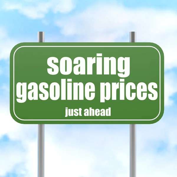 Знак "Зеленая дорога" с взлетевшими ценами на бензин — стоковое фото