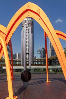 Singapur - 30 Ekim 2025: Tapınak, Singapur Ulusal Galerisi 'nde bulunan Vietnamlı-Amerikalı sanatçının yeni bir komisyonu.