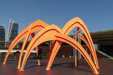 Singapur - 30 Ekim 2025: Tapınak, Singapur Ulusal Galerisi 'nde bulunan Vietnamlı-Amerikalı sanatçının yeni bir komisyonu.