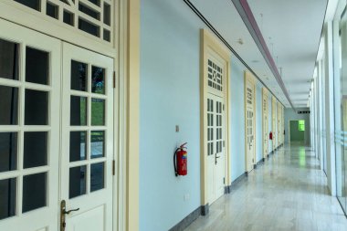 Singapur 'da bir miras evi içindeki eski tarz koridor.