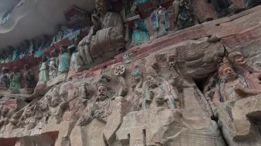 Dazu, Çin - 6 Kasım 2025: Dazu, Çin 'deki Baoding Dağı' nın muhteşem kaya oymaları. Dazu kaya oymaları Song hanedanlığında yapılmış büyük bir antik Buda taşı oymacılığıdır.