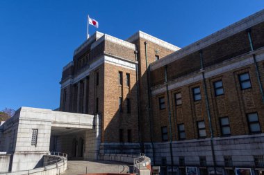 Tokyo, Japonya - 17 Aralık 2025: Tokyo, Japonya 'daki Ulusal Doğal ve Bilim Müzesi. Japonya 'nın en eski müzelerinden biridir. Sergide doğa tarihi, bilim ve teknoloji sergileri yer alıyor.