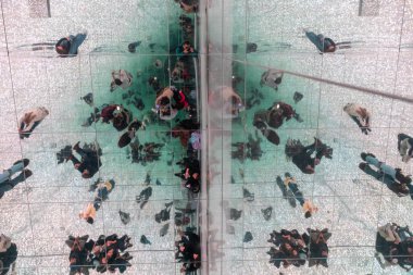 Tokyo, Japonya 22 Aralık 2025 Tokyo, Japonya 'daki Sınır Tanımaz Dijital Sanat Müzesi. Sınır Tanımayan Takım Laboratuvarı sınırları olmayan bir sanat eserleri dünyası. Sanat topluluğu tarafından oluşturulmuş haritası olmayan bir müze.