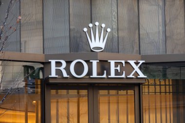 Tokyo, Japonya-28 Aralık 2025: Tokyo, Japonya 'da Rolex mağazasının önü ve imzası. Rolex, titizliği, dayanıklılığı, ikonik saatleri ve saatleriyle ünlü prestijli bir İsviçreli lüks saat tamircisidir.