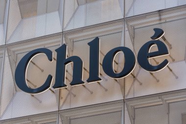 Tokyo, Japonya-28 Aralık 2025: Tokyo, Japonya 'da Chloe' nin imzası ve dükkânı. Chloe, lüks ve hazır giyim ile bilinen lüks bir Fransız moda evi.