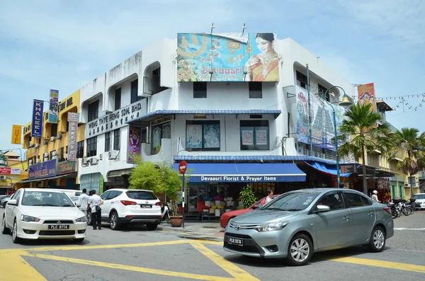 A street scape view of buildings, traffic and daily life in Geo — Stock Photo, Image