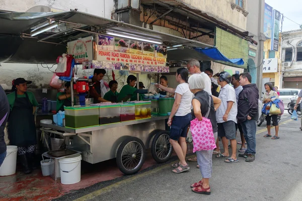 Utcai hawker eladja cendol Penang, Malajzia. — Stock Fotó