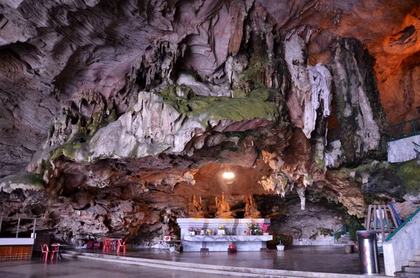 Beautiful limestone formations in Kek Lok Tong Cave — Stock Photo, Image