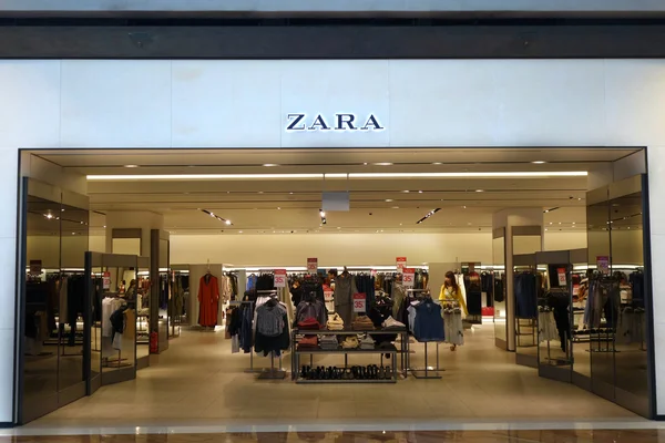 前面的 Zara 店 — 图库照片