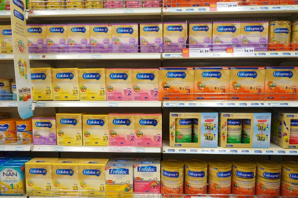 우유 생산 조호르 주, 말레이시아에서 판매를 위한 준비 — 스톡 사진