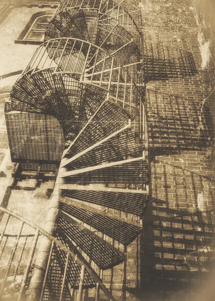 Sarma yangın merdiveni sepya tonları