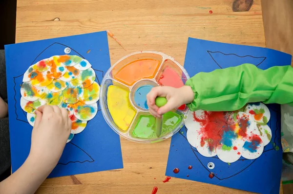 Pescado Hecho Almohadillas Algodón Pintura Por Madre Niño Niño Para —  Fotos de Stock