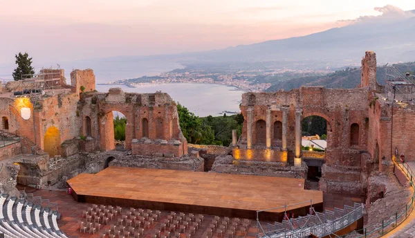 Tramonto Sull Antico Anfiteatro Romano Greco Con Baia Giardini Naxos — Foto Stock