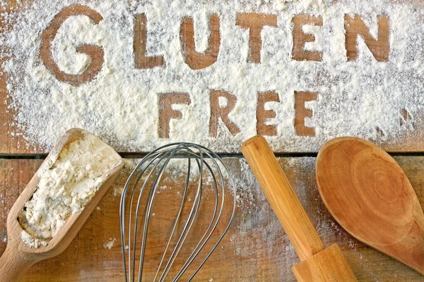 Palabra sin gluten con fondo de madera — Foto de Stock