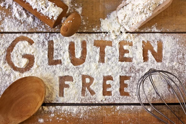 tahta arka plan ile gluten ücretsiz kelime