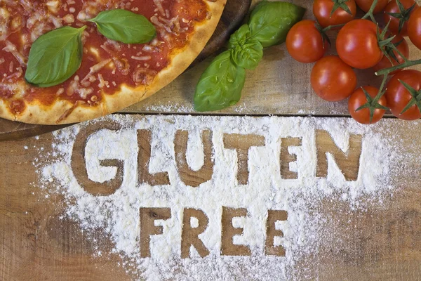 Arka plan üzerinde gluten ücretsiz pizza
