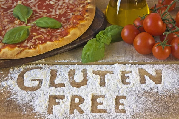 Arka plan üzerinde gluten ücretsiz pizza