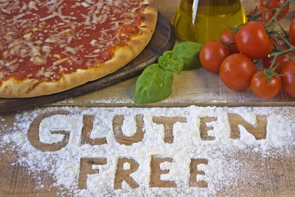Arka plan üzerinde gluten ücretsiz pizza
