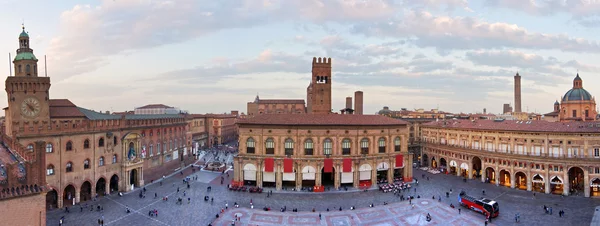 Kilátás nyílik a piazza maggiore - bologna — Stock Fotó