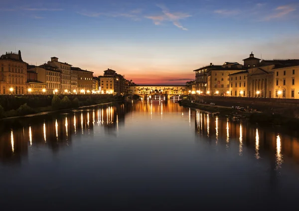 Widok z ponte vecchio - Florencja — Zdjęcie stockowe