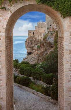 görünümünü polignano mare, İtalya