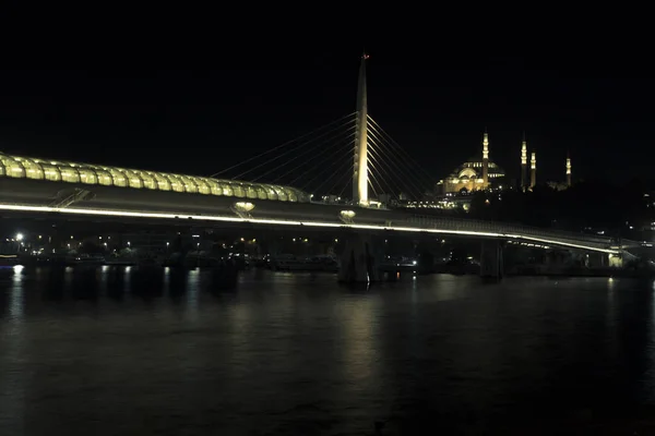 Προβολή Νύχτας Στην Κωνσταντινούπολη Golden Horn Και Την Παλιά Πόλη — Φωτογραφία Αρχείου