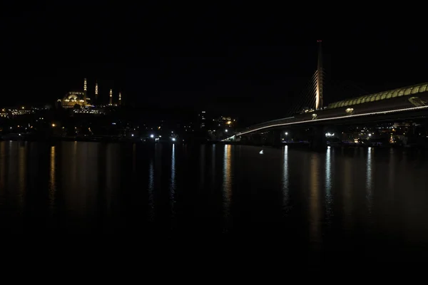 Προβολή Νύχτας Στην Κωνσταντινούπολη Golden Horn Και Την Παλιά Πόλη — Φωτογραφία Αρχείου