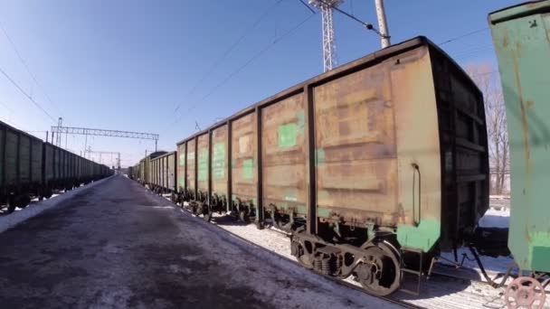 Close Van Goederentreinen Het Station — Stockvideo