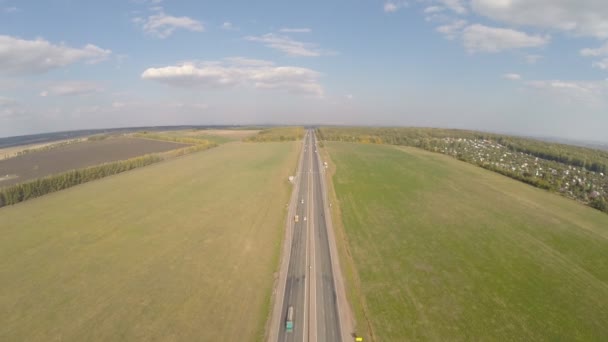 Snelweg weg auto bovenaanzicht route — Stockvideo