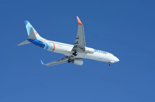 Ufa, RUSSIA 19 มีนาคม 2015: Flydubai Boeing 737 A6-FEP ลงจอดที่สนามบิน Ufa, รัสเซีย — ภาพถ่ายสต็อก