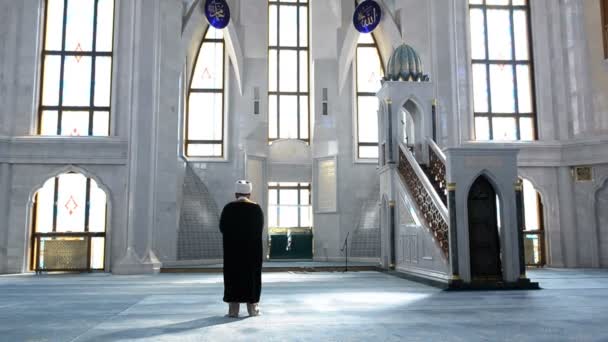 Qol Sharif (Qolsherif, Kol Sharif, Kul Sharif) Mosquée à l'intérieur à Kazan Kremlin, Tatarstan, Russie . — Video