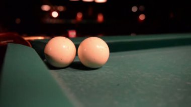 carambole bilardo topları köşe