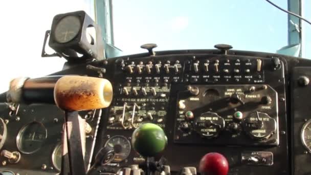 The pilot controls the aircraft using levers, small aircraft — Stock Video