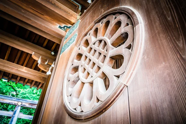 Old wooden door Decorate by caving Japanese style in Japanese temple with HDR style — Stock Photo, Image