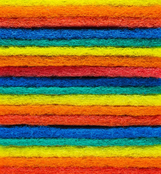 Visão horizontal da almofada de limpeza de camada colorida com foco seletivo — Fotografia de Stock