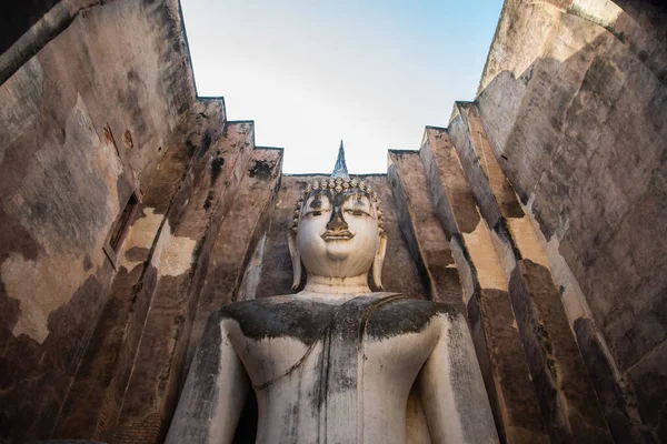 Selective Focus Uprisen Angle View Large Old Sitting Buddha Statue — Stock Photo, Image