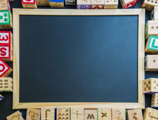 Ahşap blok boş yazı tahtası — Stok fotoğraf