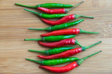 Yeşil biber biber ve kırmızı biber biber Merkezi'nde doğrama