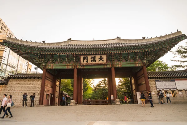 Deoksugung Palace, ami egy gyönyörű palotában, Dél-Korea — Stock Fotó