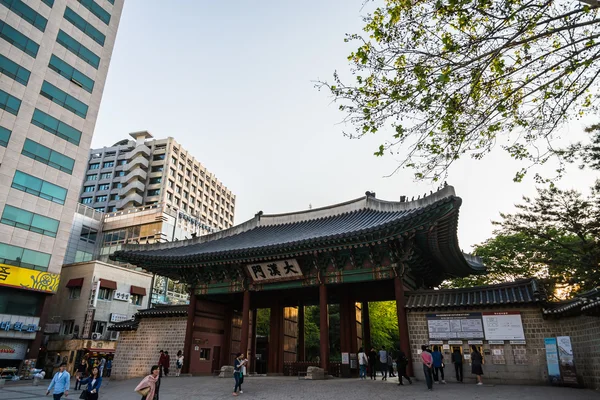 Deoksugung Palace, ami egy gyönyörű palotában, Dél-Korea — Stock Fotó