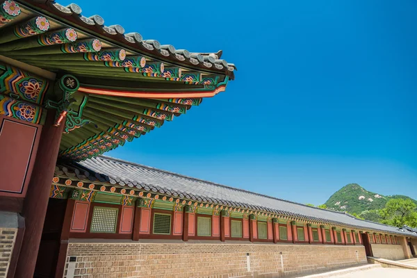 Classic wooden building in Korean style — Stock Photo, Image