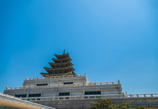 Seoul, Güney Kore - 16 Milli halk Müzesi Kore Seul, Güney Kore'de 16 Mayıs 2015 olabilir. Kore Ulusal Halk Müzesi antika nesne Kore village için toplanan — Stok fotoğraf