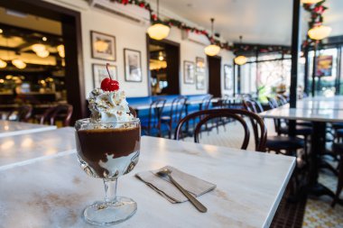 Ünlü sıcak Fudge dondurma dondurma Ghirardelli Square 
