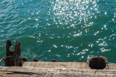 Su glitter ve waterside ahşap