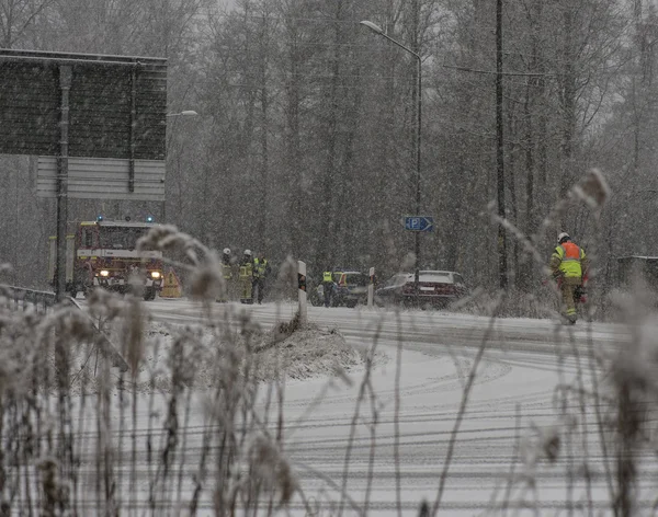 Auto-ongeluk op de winter — Stockfoto