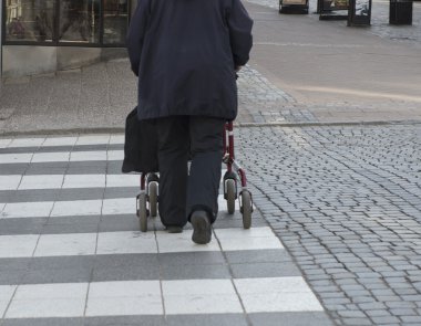 Rollator ile güvenli geçiş
