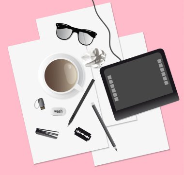 Yaratıcı karışıklık masada, üstten görünüm